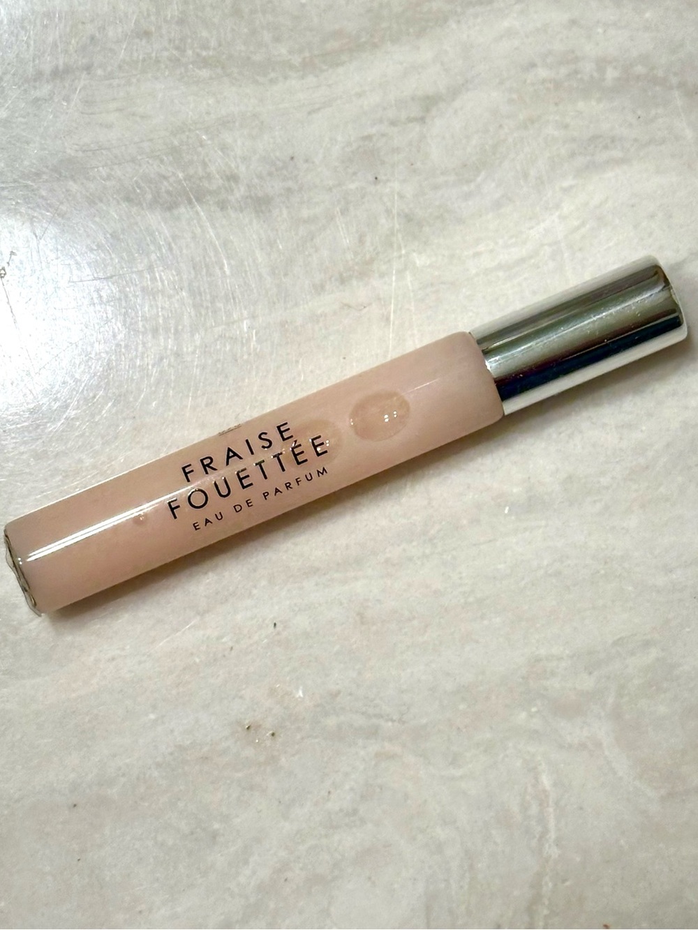 Le Monde GourMand 070 Fraise Fouttée Eau de Parfum Rollerball